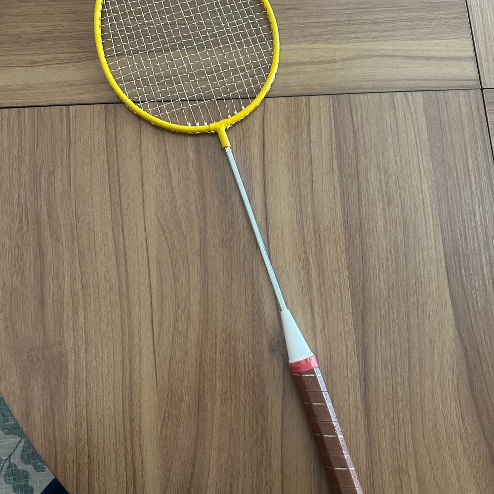 Retro Badminton Racquet - Sports Decor
